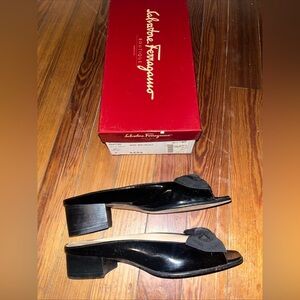 Salvatore Ferragamo Black Patent Leather Low Heel Women's 7 AAAA - Scuff Mark